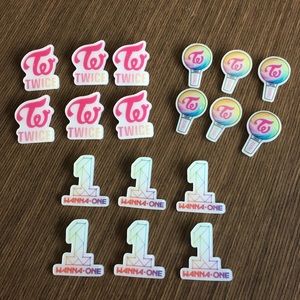 3PC Kpop Twice & Wanna One Pins Brooch